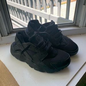 Black nike huarache